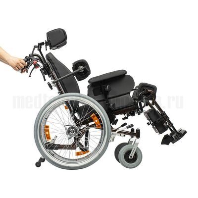 Кресло-коляска инвалидная Ortonica Comfort 600 вид сбоку
