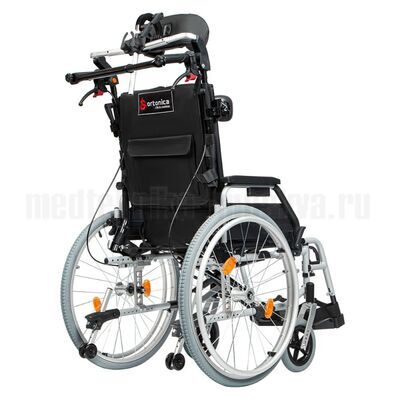 Кресло-коляска для инвалидов Ortonica Comfort 200 вид сбоку